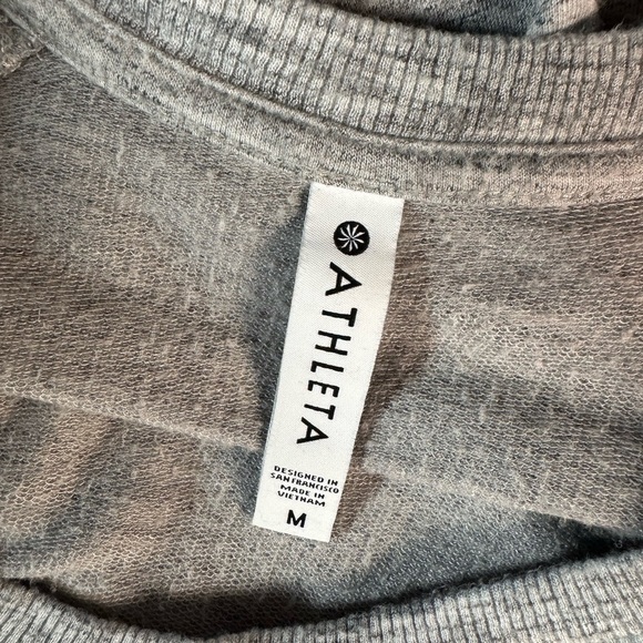 Athleta Long Sleeve Gray Workout Yoga Top Size Medium - Picture 6 of 9